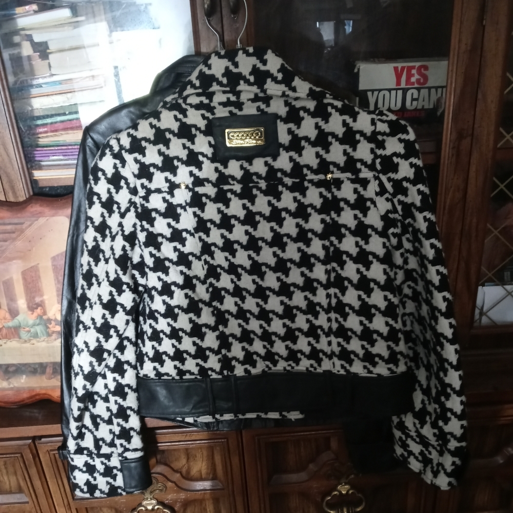 Womans jacket - Picture 2 of 2